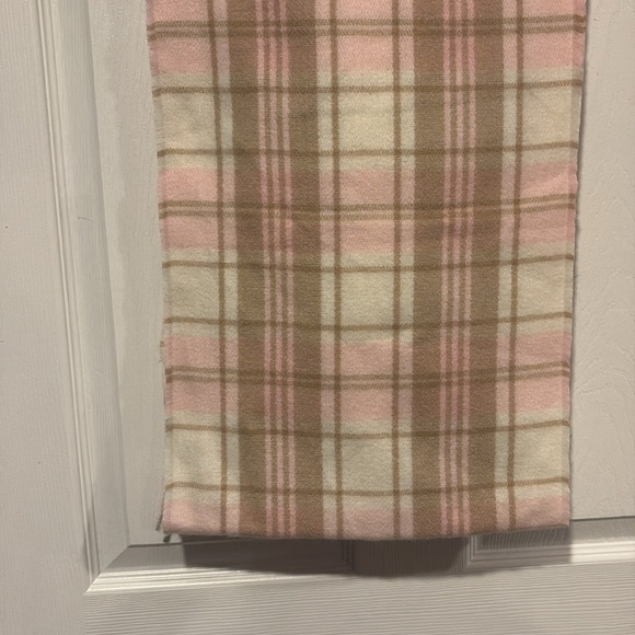 BNWT JUICY COUTURE Pink Plaid and Sequin Beanie and Scarf Set - Picture 6 of 6